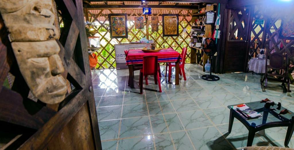 Хостел Ayahuasca Пуэрто-Наринио Экстерьер фото